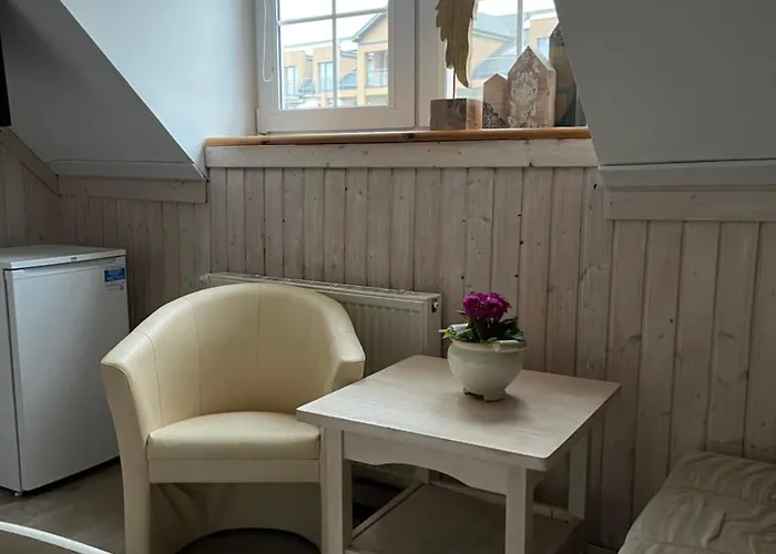 Gosciniec Strzecha Pensionat Kąty Rybackie